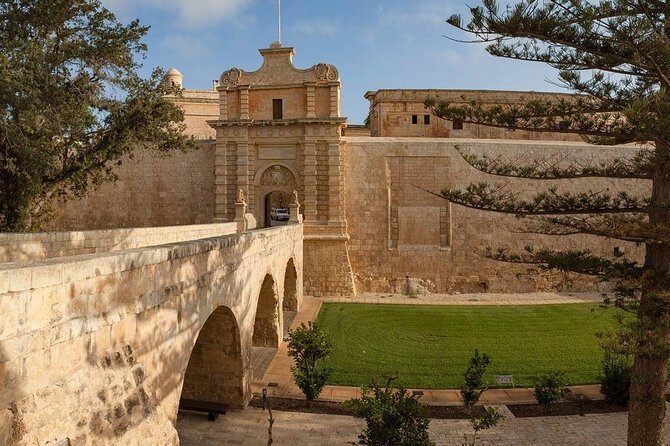 8 hour private tour around Malta - Entering Malta and Gozo from Valletta Cruise Port