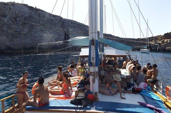 Comino, Blue Lagoon and Caves. Tour A - First Steps at Sirens Quay: timing and what to expect