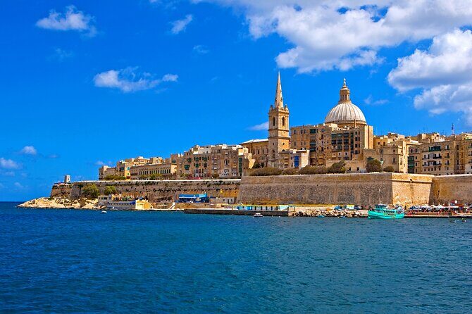 Grand Harbour Cruise - Live English and German Commentary: Great When You Can Hear It
