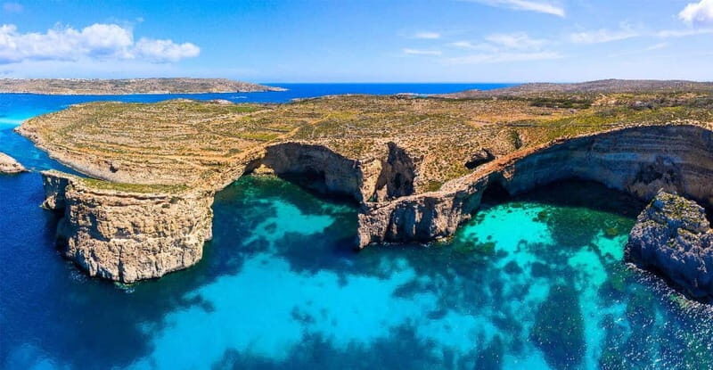Malta: Comino+ Santa Maria Bay, Blue Lagoon + Seacaves tour - The Sailing Portion: Scenic cruising toward Gozo and Comino
