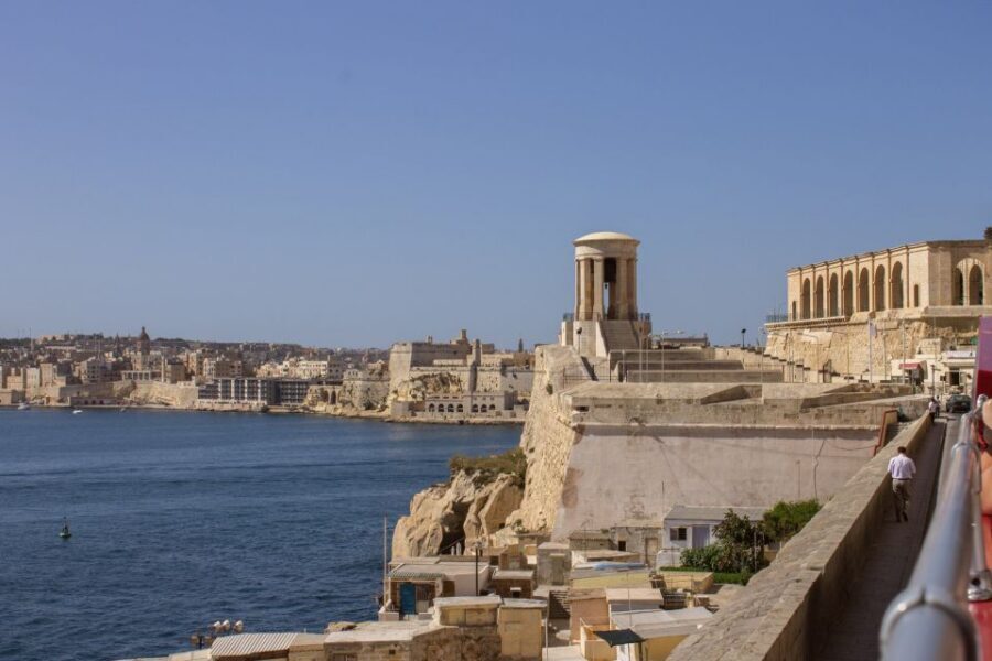 Malta: Hop-On Hop-Off Bus Tours - South Malta (Red Route): Valletta to Blue Grotto and the temple stops