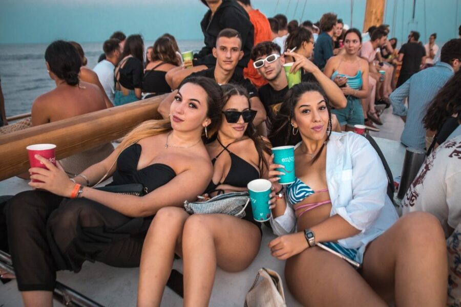 Malta: Lazy Pirate Boat Party with Drinks & Food - Sunset cruise and the moonlight swim stop (what to expect)