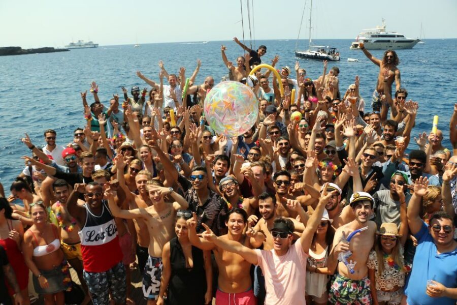 Malta: Lazy Pirate Boat Party with Drinks & Food - Should you book the Lazy Pirate Boat Party?