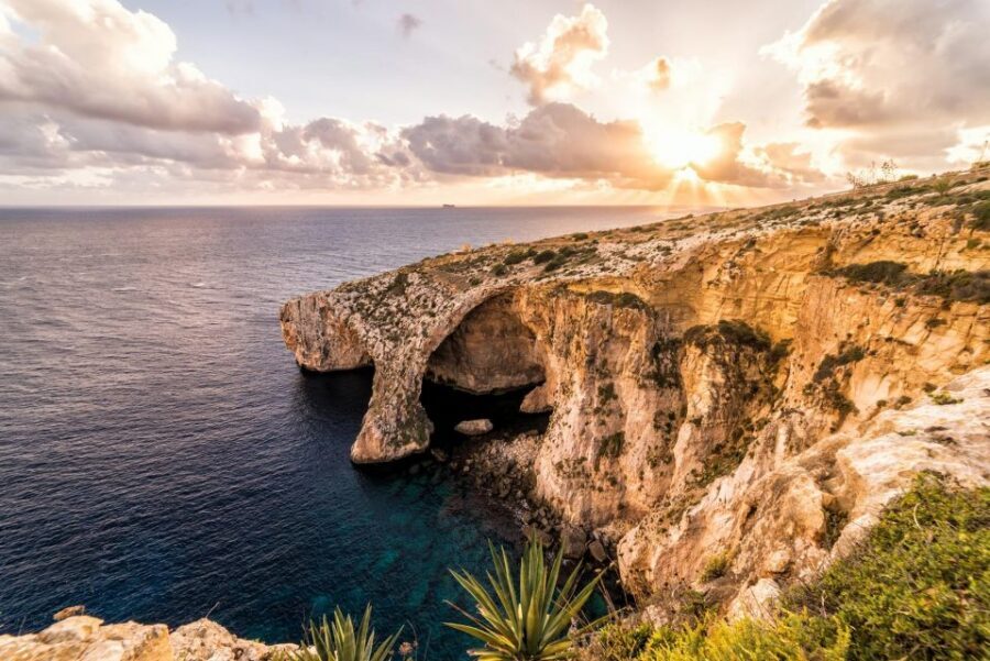 Malta: Prehistoric Temples and Highlights of the South - Ghar Dalam Cave: Oldest Prehistory Feeling Close Up