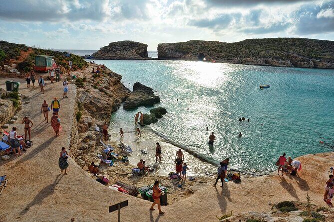 Malta Sunset Boat Tour: Bugibba to Comino Blue Lagoon Cruise - Snorkel setup, lockers, and what you should bring