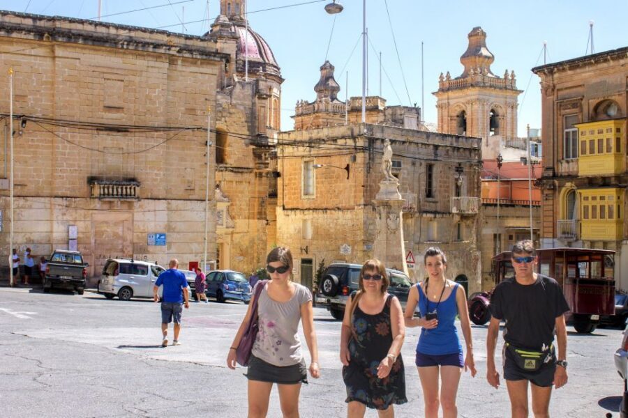 Malta: Vintage Bus Ride through the Three Cities - Bus Comfort, Photo Breaks, and When Roads Get Messy
