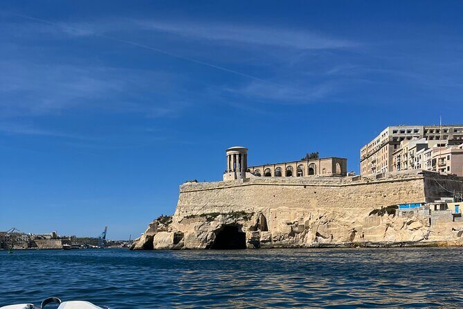 Private Harbor Cruise - Marsamxett & Grand Harbor Valletta - Setting sail from Sliema: Manoel Island and Fort Manoel