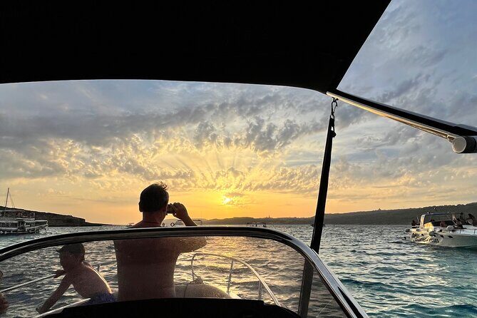 Private speed boat trip to Comino, Blue Lagoon and Caves - Crystal Lagoon Swim: Clear Water, Calm Mood, Real Time in Motion