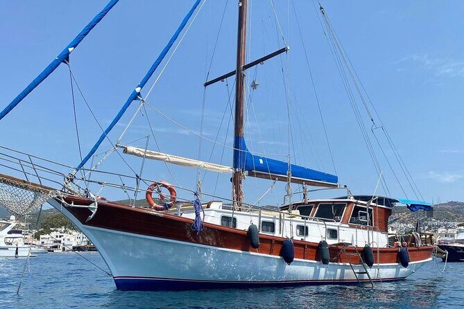 Serenity at Sea: Comino Blue Lagoon Exclusive Day Cruise - Gozo, Comino, and Cominotto: how the islands shape the day