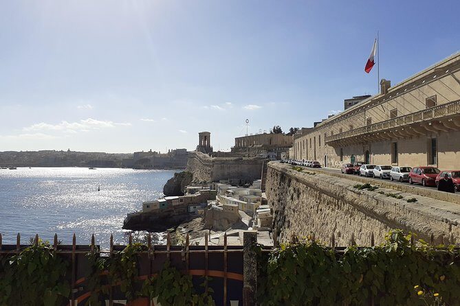Valletta City of Gentlemen guided walking tour - Upper Barrakka Gardens: the Grand Harbour and Three Cities viewpoint