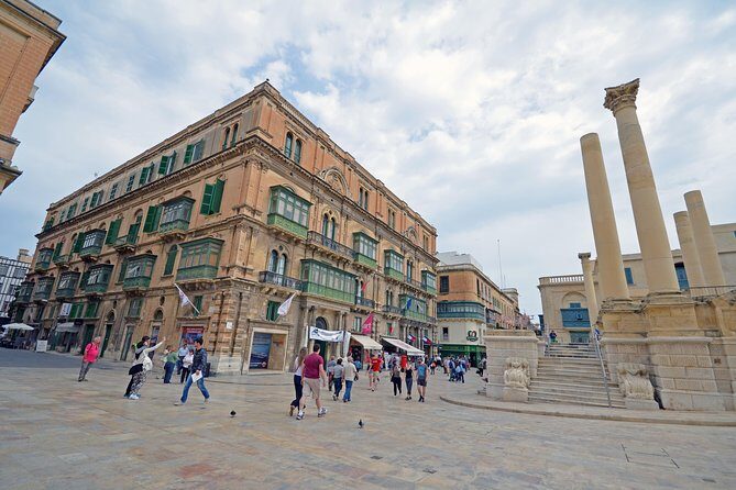 Valletta City of the Knights 3.5-Hour Walking Tour - A morning in Upper Barrakka Gardens: the view that frames your day